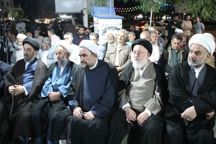 تصاویر/ حضور آیت الله فاضل لنکرانی در صدمین شب تجمع حماسه حضور و جبهه مقاومت شبانه در میدان رسالت قم