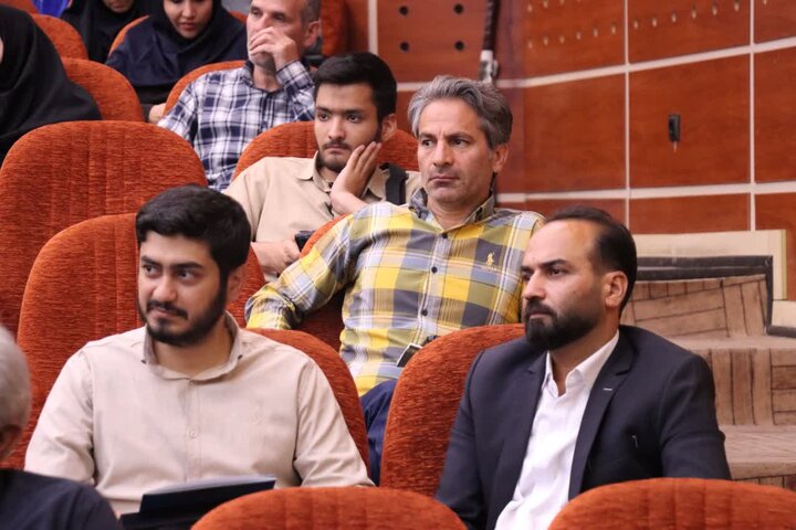 تصاویر/آیین تجلیل از معلمان جهادگر نسل فردا در فرهنگسرای شهر اراک