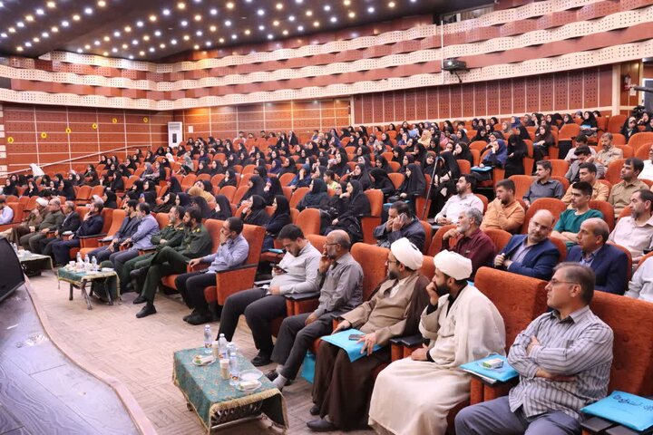 تصاویر/آیین تجلیل از معلمان جهادگر نسل فردا در فرهنگسرای شهر اراک