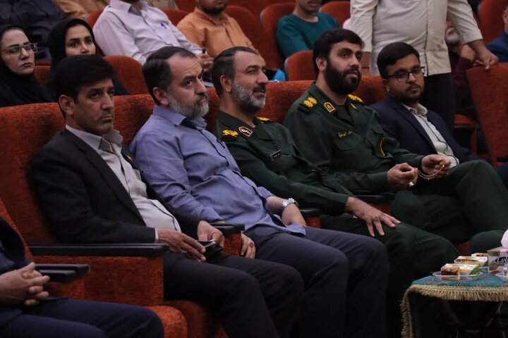 تصاویر/آیین تجلیل از معلمان جهادگر نسل فردا در فرهنگسرای شهر اراک
