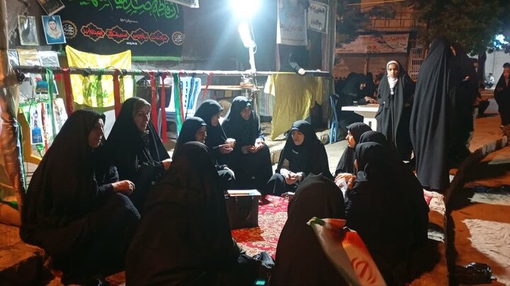 تصاویر/ فعالیت های فرهنگی تبلیغی خواهران طلبه لرستانی در میدان حماسه