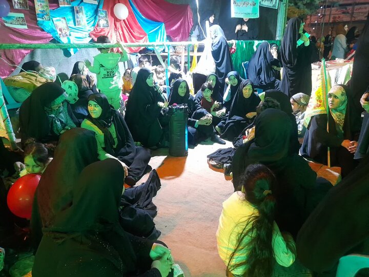 تصاویر/ فعالیت های فرهنگی تبلیغی خواهران طلبه لرستانی در میدان حماسه