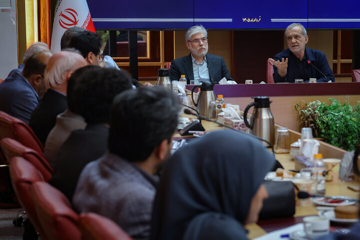تصاویر/ نشست رئیس جمهور با اساتید و اعضای هیئت علمی دانشگاهی حوزه اقتصاد