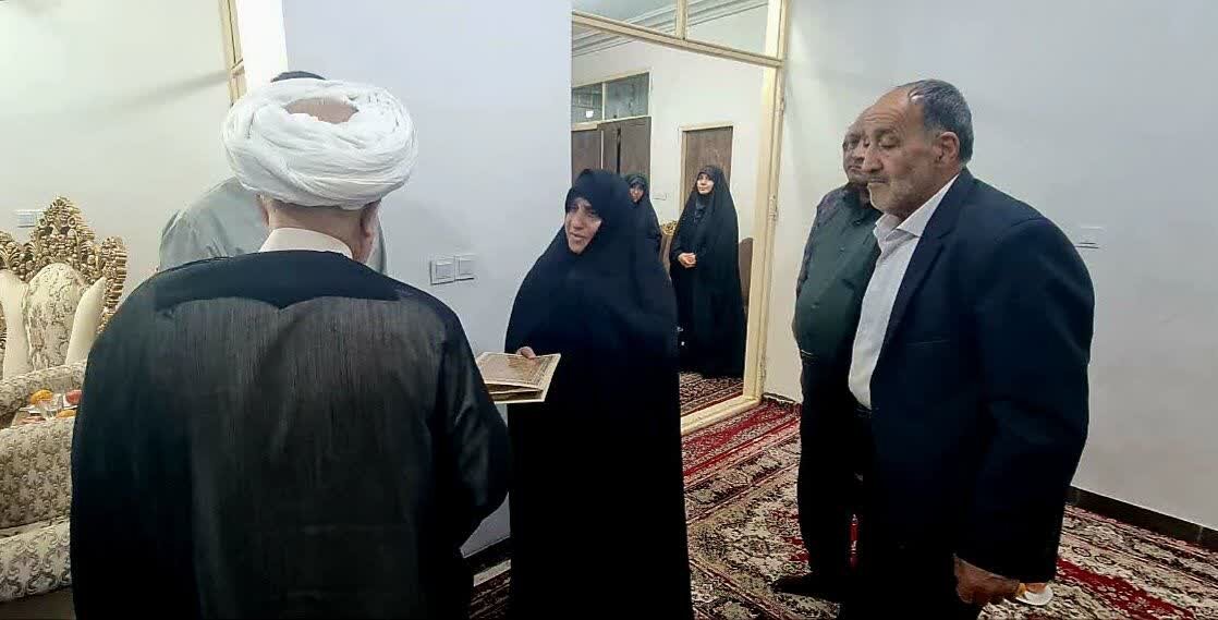 حضور رئیس دفتر عقیدتی، سیاسی فرماندهی معظم کل قوا در پایتخت گل و گلاب+تصاویر