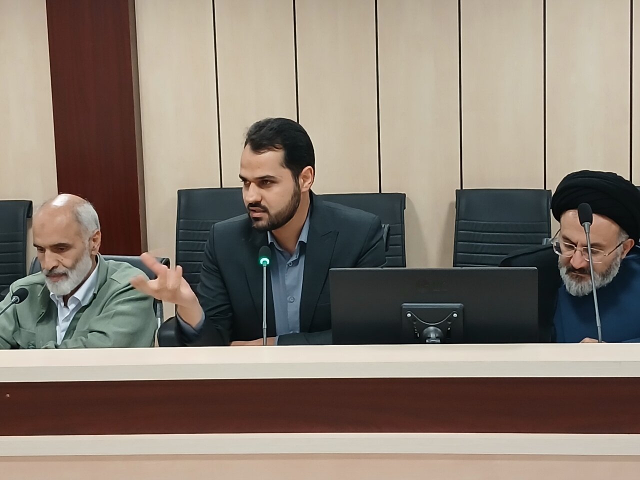 مراسم نکوداشت علمی حجت‌الاسلام والمسلمین حسن نقی‌زاده  در تالار شهید عبدالکریمی دانشکده الهیات دانشگاه فردوسی