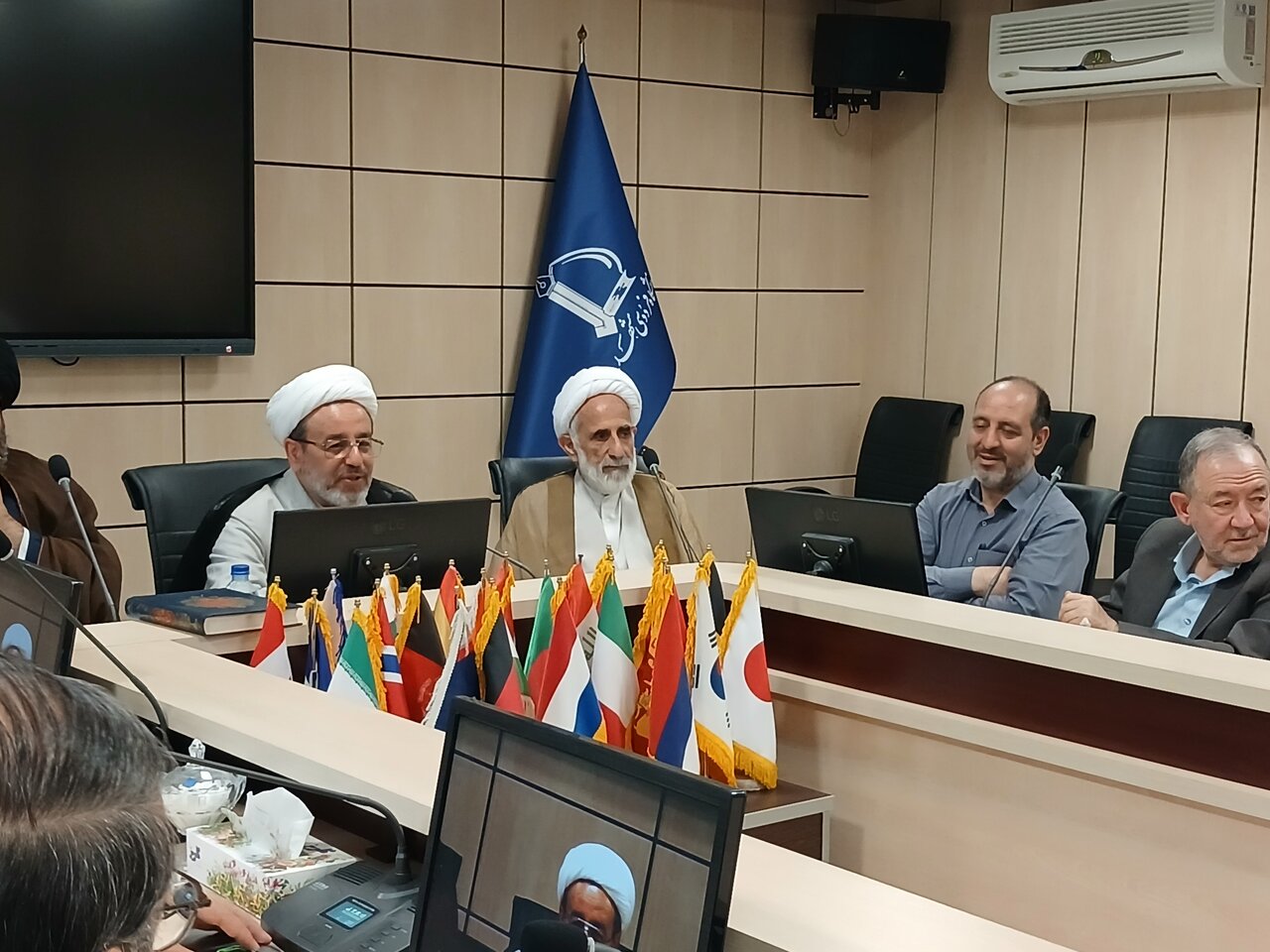 مراسم نکوداشت علمی حجت‌الاسلام والمسلمین حسن نقی‌زاده  در تالار شهید عبدالکریمی دانشکده الهیات دانشگاه فردوسی