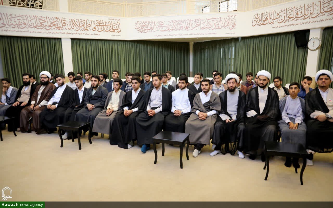 تصاویر / دیدار آیت الله نورمفیدی با طلاب مدرسه علمیه امام خمینی (ره)