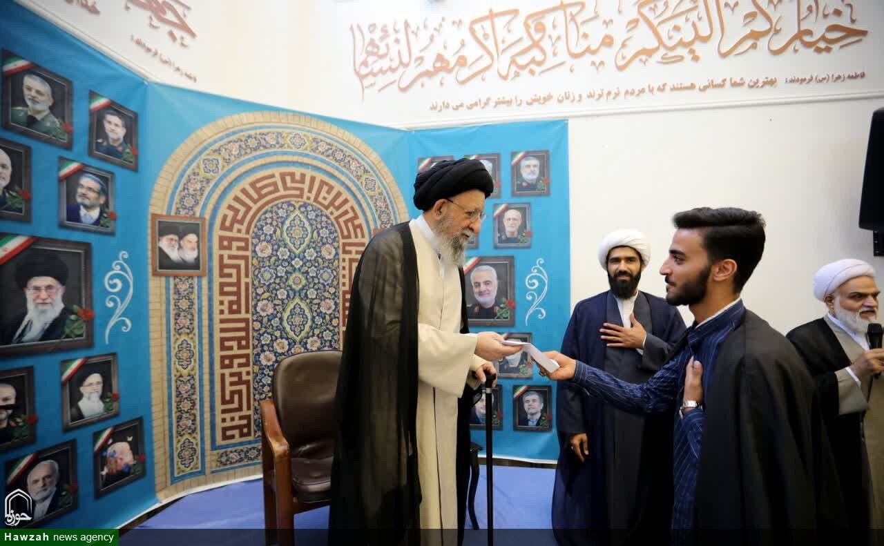 تصاویر / دیدار آیت الله نورمفیدی با طلاب مدرسه علمیه امام خمینی (ره)