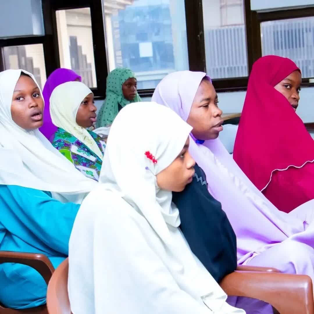 L’Institut Furqan de Tanzanie célèbre l’Aïd al-Ghadir à l’occasion de l’anniversaire du décès de l’Imam Khomeiny (ra)
