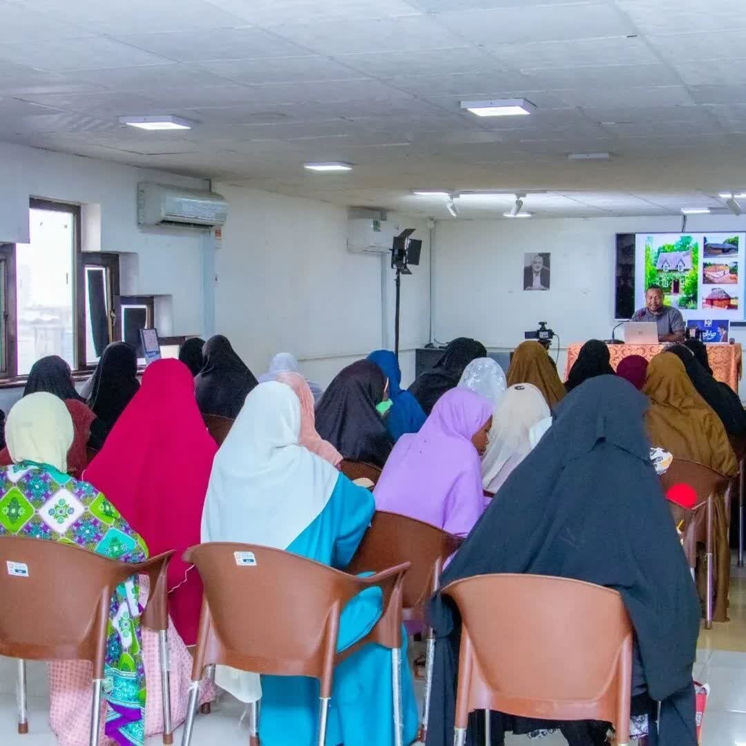 L’Institut Furqan de Tanzanie célèbre l’Aïd al-Ghadir à l’occasion de l’anniversaire du décès de l’Imam Khomeiny (ra)