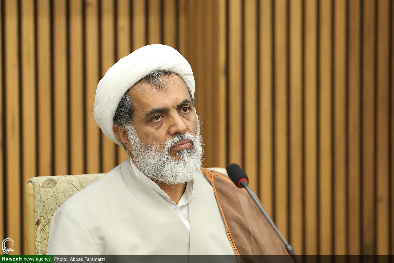 ارتباطات حوزه و نظام فراتر از روابط اداری و سازمانی است