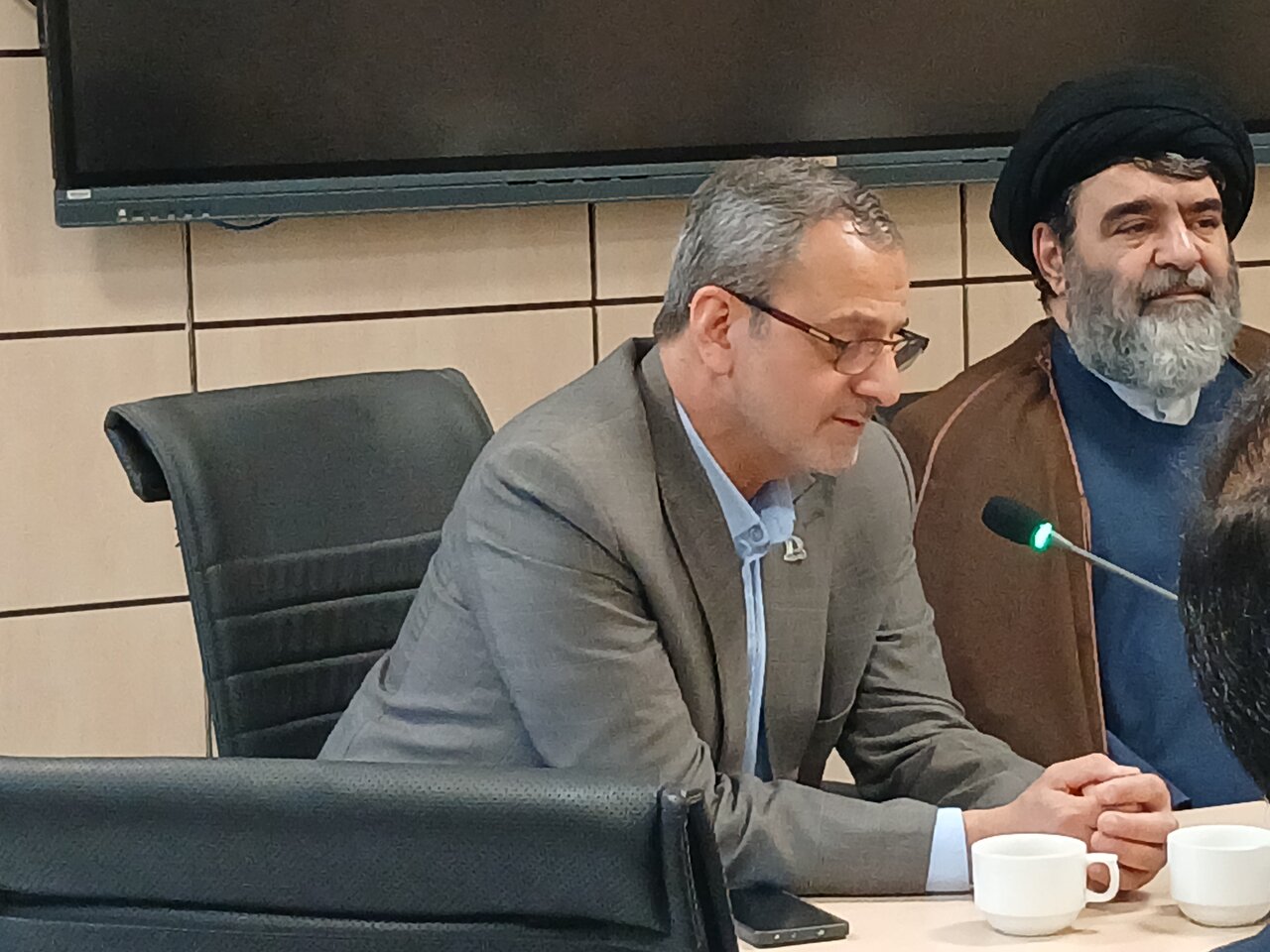 تکریم استادان پیشکسوت، پاسداشت سرمایه‌های ماندگار دانشگاه و جامعه علمی کشور است