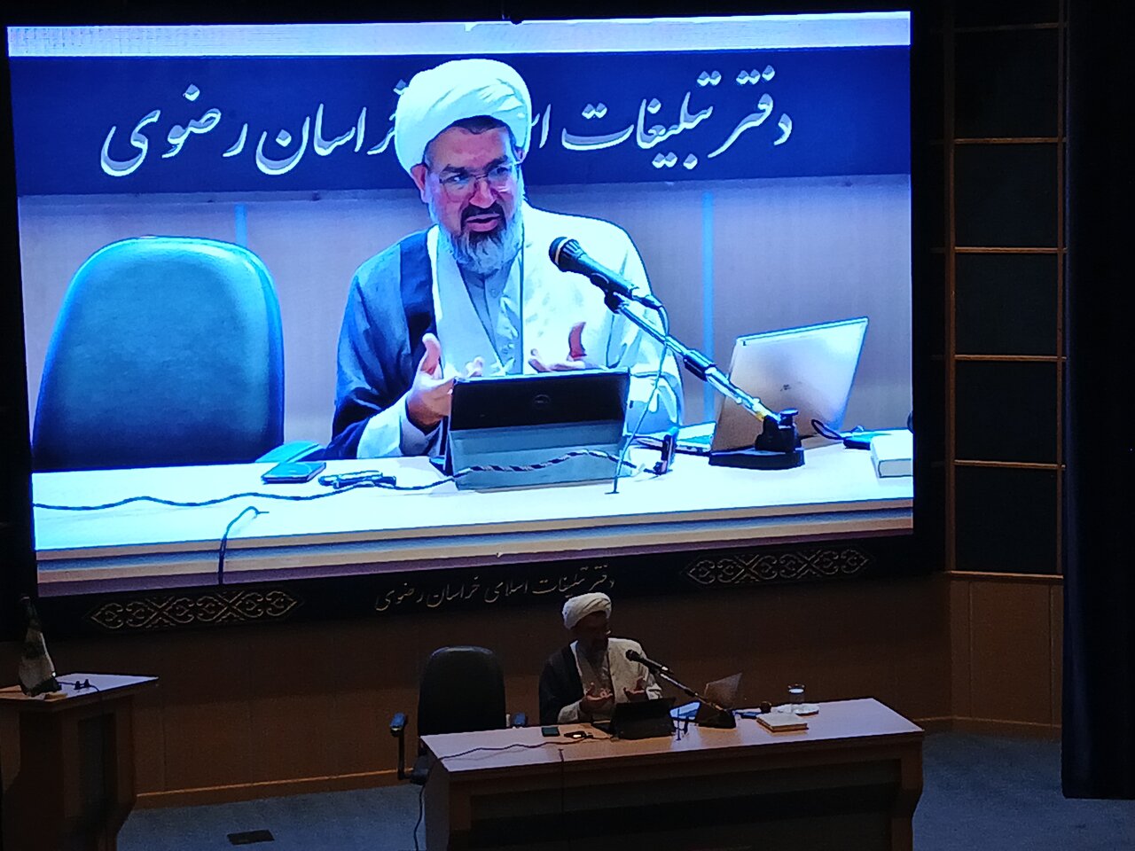 مُبلغان ابعاد جنگ وجودی علیه جمهوری اسلامی را برای مردم تبیین کنند