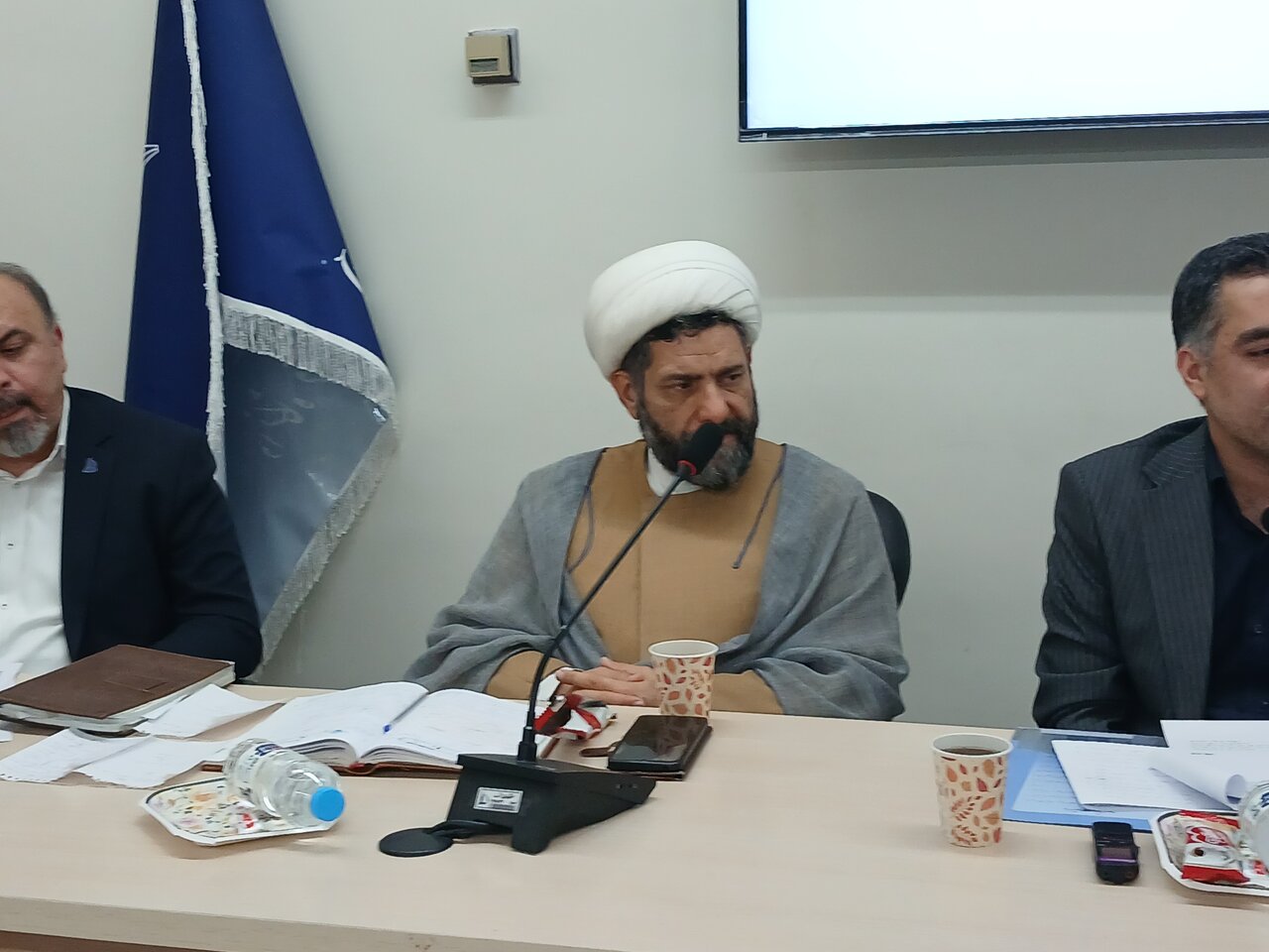 نشست هم‌اندیشی اساتید با موضوع «علم و فناوری در اندیشه رهبر شهید از منظر علوم مهندسی»