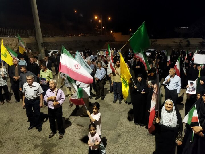 تصاویر/ صدو دومین اجتماع بزرگ‌ شبانه مردمی  نطنز در لبیک به ندای رهبر معظم انقلاب