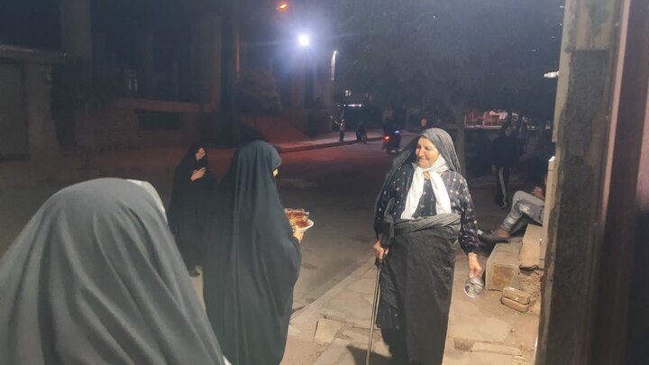 تصاویر / تصاویر / فعالیتهای فرهنگی و تبلیغی قرارگاه جهادی مدرسه امام صادق علیه‌السلام خواهران شهرستان بویین زهرا در شب صد ودوم