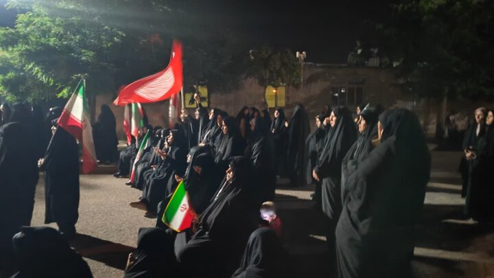 تصاویر / تصاویر / فعالیتهای فرهنگی و تبلیغی قرارگاه جهادی مدرسه امام صادق علیه‌السلام خواهران شهرستان بویین زهرا در شب صد ودوم