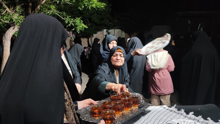 تصاویر / تصاویر / فعالیتهای فرهنگی و تبلیغی قرارگاه جهادی مدرسه امام صادق علیه‌السلام خواهران شهرستان بویین زهرا در شب صد ودوم