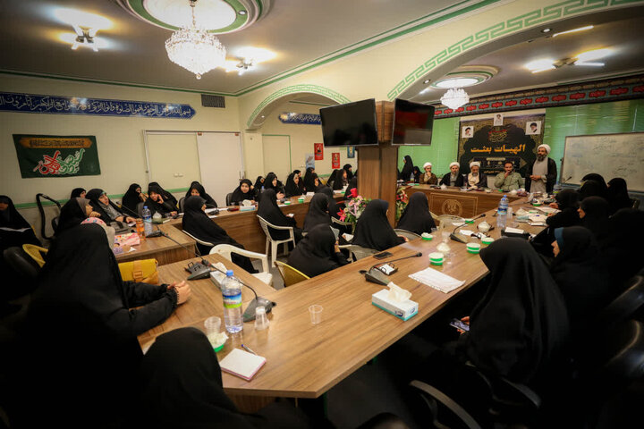 تصاویر / حضور امام جمعه قزوین  در جمع مبلغین خواهر