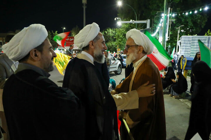 تصاویر / حضور میدانی مردم استان قزوین در شب صد ودوم