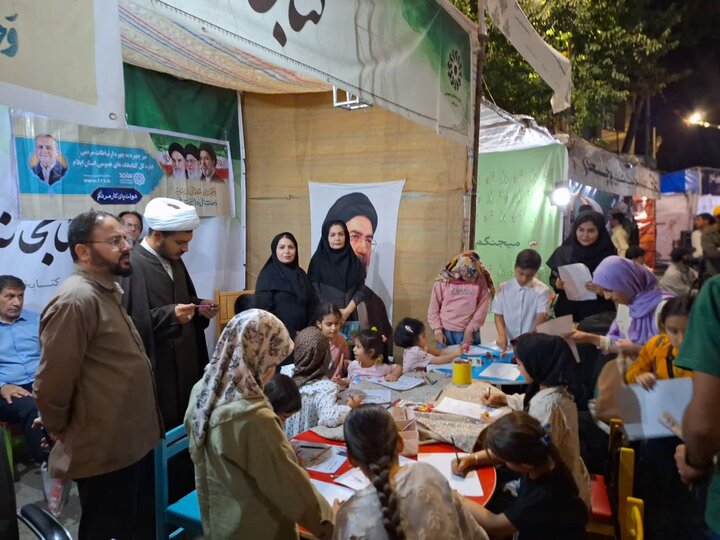 حضور غرفه کتابخانه ایران در تجمعات شبانه