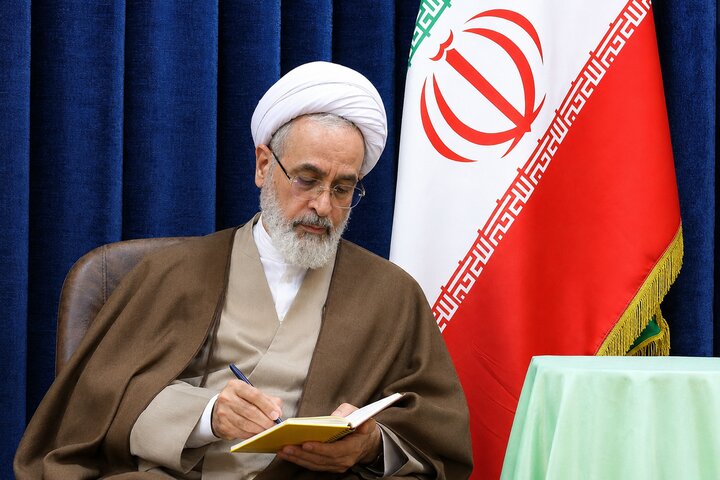 Ayatullah A'rafi Apongeza Tukio la Kihistoria la Mazishi ya Mwili Mtukufu wa Imam Shahidi Nchini Iraq