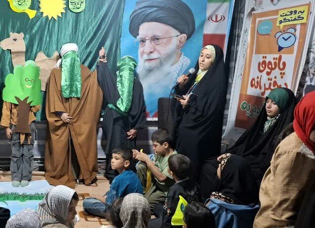 تصاویر/ از موکب‌های مردمی تا برنامه‌های فرهنگی، تربیتی و اطعام ۱۰ هزار نفری