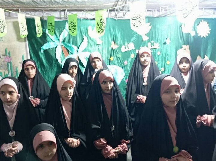 تصاویر/ از موکب‌های مردمی تا برنامه‌های فرهنگی، تربیتی و اطعام ۱۰ هزار نفری