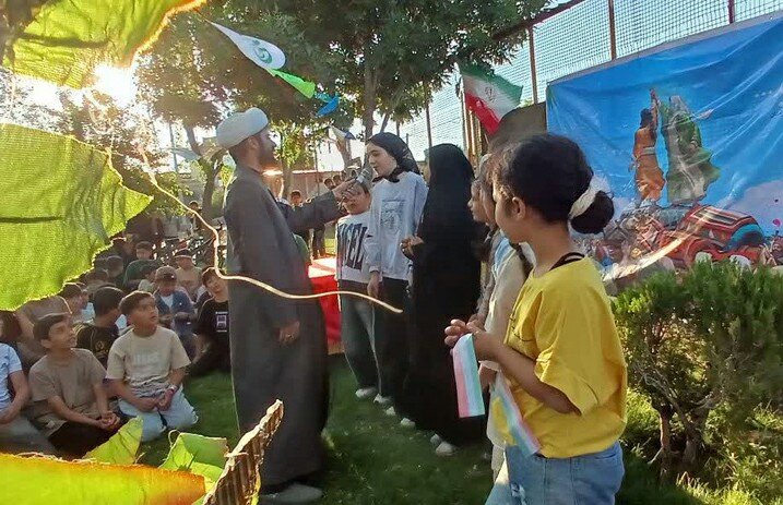 تصاویر/ از موکب‌های مردمی تا برنامه‌های فرهنگی، تربیتی و اطعام ۱۰ هزار نفری