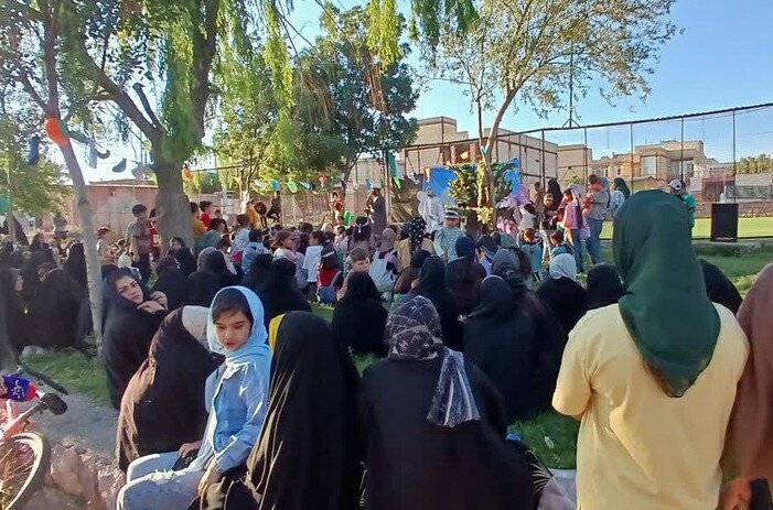 تصاویر/ از موکب‌های مردمی تا برنامه‌های فرهنگی، تربیتی و اطعام ۱۰ هزار نفری