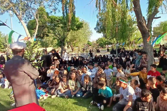 تصاویر/ از موکب‌های مردمی تا برنامه‌های فرهنگی، تربیتی و اطعام ۱۰ هزار نفری