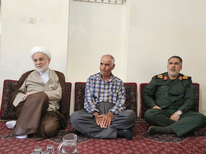 تصاویر/نماینده ولی‌فقیه در کردستان با ماموستایان بخش کلاترزان سنندج