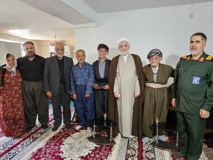 تصاویر/نماینده ولی‌فقیه در کردستان با ماموستایان بخش کلاترزان سنندج