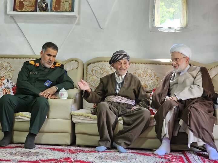 تصاویر/نماینده ولی‌فقیه در کردستان با ماموستایان بخش کلاترزان سنندج