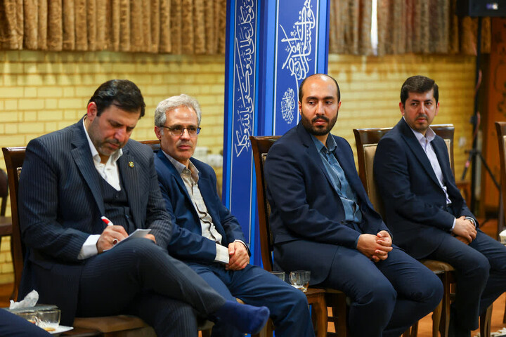 تصاویر | دیدار  وکلا و کارشناسان رسمی قوه قضائیه با نماینده ولی فقیه در استان آذربایجان شرقی