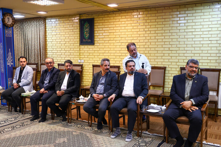 تصاویر | دیدار  وکلا و کارشناسان رسمی قوه قضائیه با نماینده ولی فقیه در استان آذربایجان شرقی