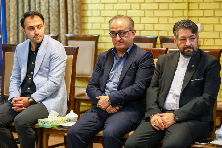 تصاویر | دیدار  وکلا و کارشناسان رسمی قوه قضائیه با نماینده ولی فقیه در استان آذربایجان شرقی