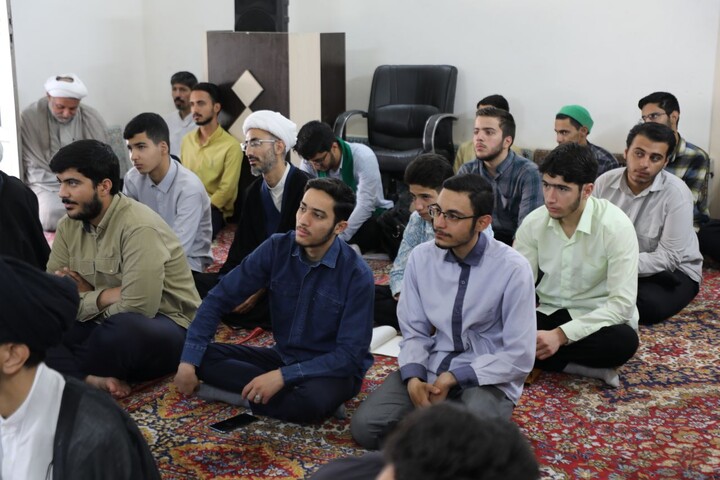 تصاویر/ نشست تبیینی با حضور حجت‌الاسلام والمسلمین مهدوی ارفع در مدرسه علمیه مصلی برگزار شد