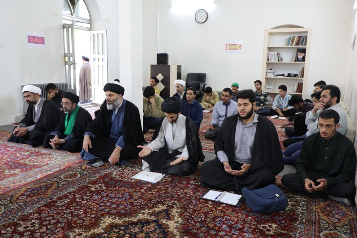 تصاویر/ نشست تبیینی با حضور حجت‌الاسلام والمسلمین مهدوی ارفع در مدرسه علمیه مصلی برگزار شد