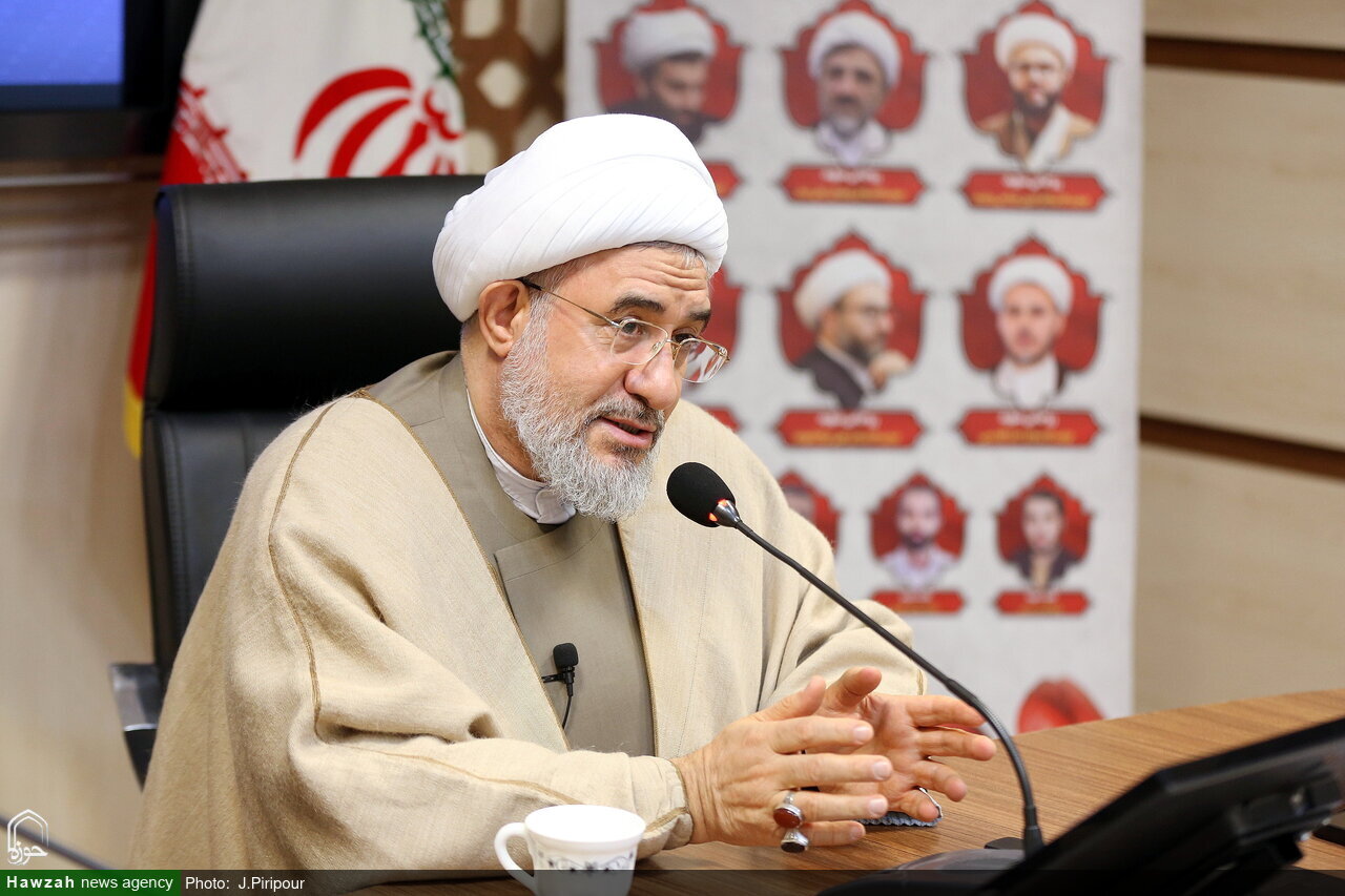 Senior cleric issues fatwa: Attack US interests, disarming resistance is forbidden