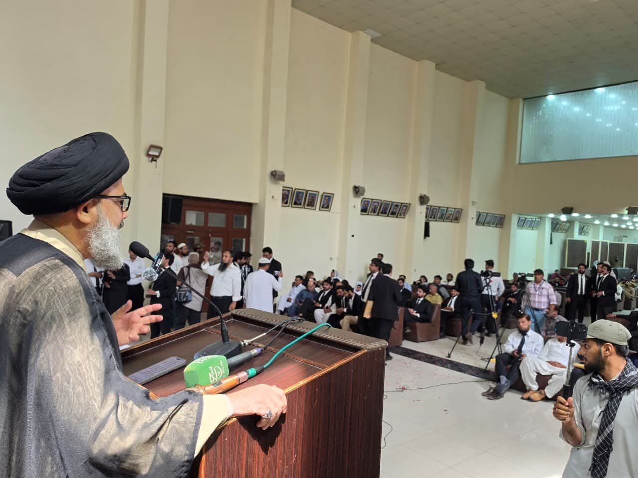 لاہور ہائیکورٹ بار کونسل کے تحت ”یومِ حسین (ع) امن کا گہوارہ“ کے عنوان سے عظیم شان تقریب: شیعہ و سنی علماء ومشائخ کی شرکت