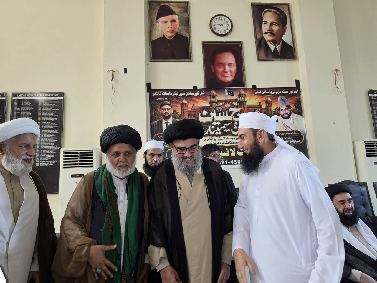 لاہور ہائیکورٹ بار کونسل کے تحت ”یومِ حسین (ع) امن کا گہوارہ“ کے عنوان سے عظیم شان تقریب: شیعہ و سنی علماء ومشائخ کی شرکت