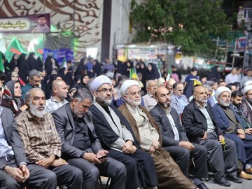 تصاویر/ قاب‌هایی از ایستادگی و همدلی؛ تجلی عشق به وطن و عهد با ولایت در دیار سنندج