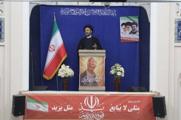 آمریکا از سر ناتوانی دست به کارهای متناقض می‌زند تا ارادۀ مسئولین و ملت ما را بشکند