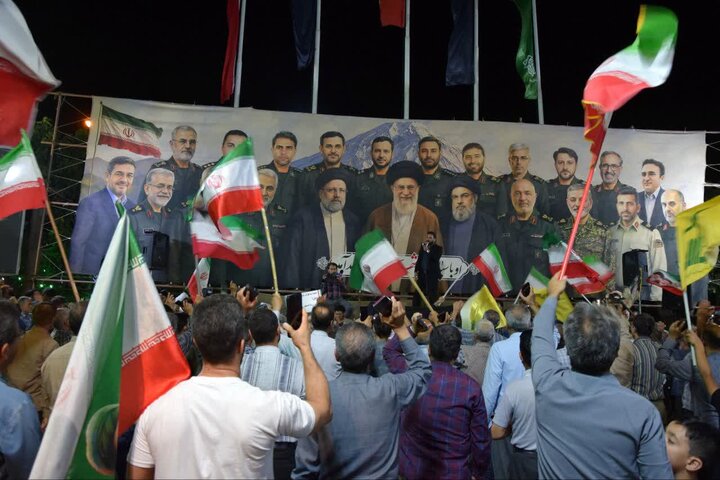 تصاویر/ یکصدو سومین شب اجتماع شبانگاهی مردم آران وبیدگل در میدان سردارسلیمانی
