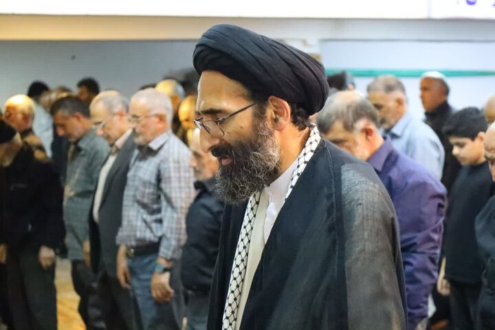 تصاویر/ حضور حجت الاسلام و المسلمین محمدی لائینی در اولین سالگرد شهادت پاسدار شهید سید مهدی موسوی در روستای سنام