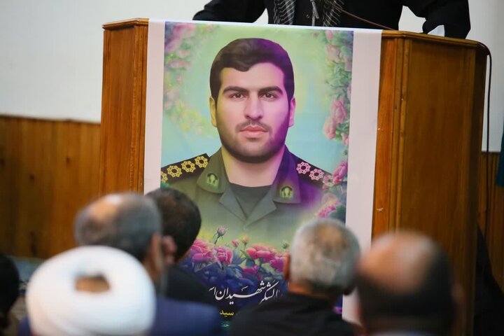 تصاویر/ حضور حجت الاسلام و المسلمین محمدی لائینی در اولین سالگرد شهادت پاسدار شهید سید مهدی موسوی در روستای سنام