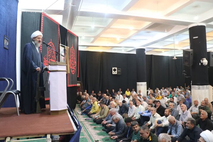 تصاویر/ اقامه نماز جمعه در قرچک