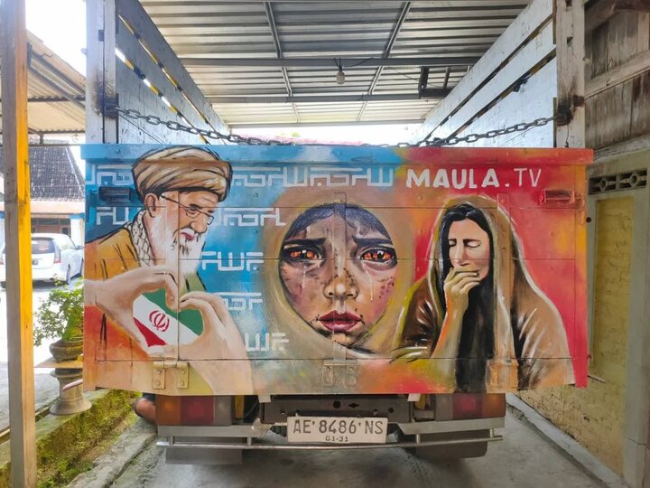 Ubunifu wa Kuvutia wa Waindonesia katika Kuonesha Mshikamano wao na Iran/ Gwaride la Magari Yenye Picha za Mashahidi wa Iran Jijini Jakarta