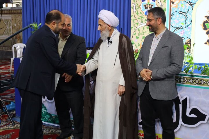 تصاویر/  قدردانی نماینده ولی فقیه در مازندران از رانندگان ناوگان حمل و نقل